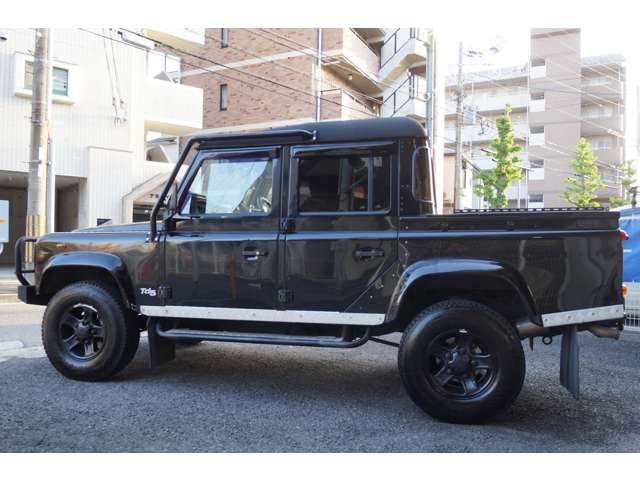 Land Rover Defender 8