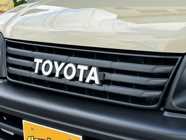 Toyota Land Cruiser Prado 6