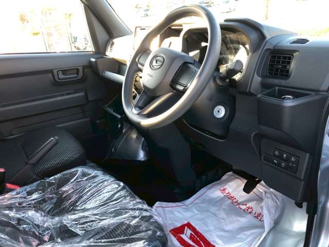 Daihatsu Hijet Cargo 11
