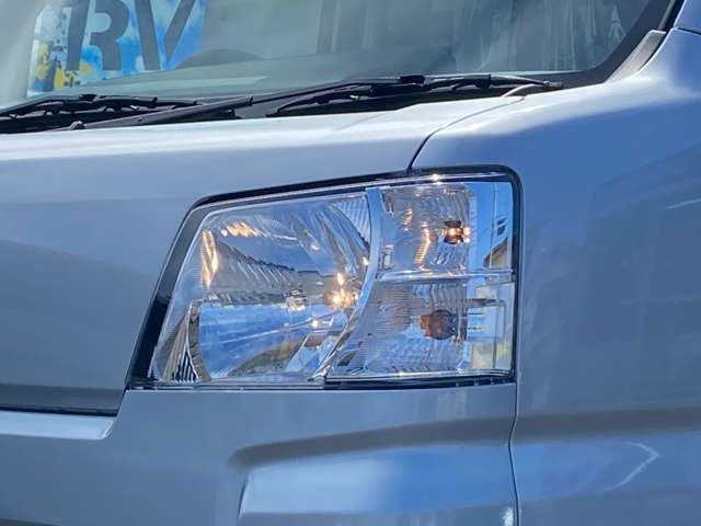Daihatsu Hijet Cargo 8