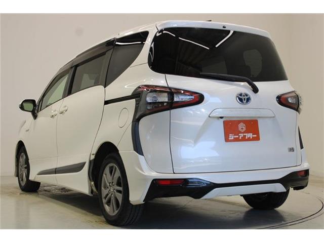 Toyota Sienta 10