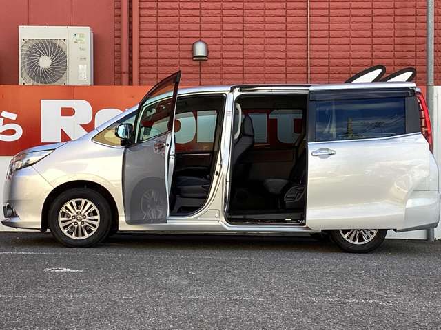 Toyota Esquire 11
