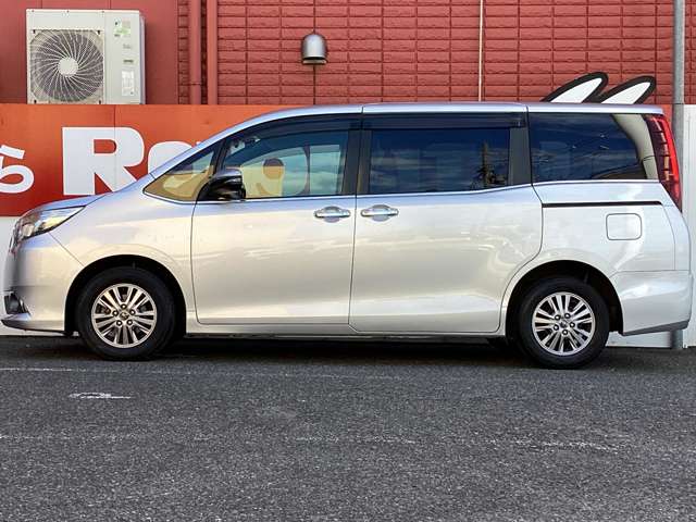 Toyota Esquire 10