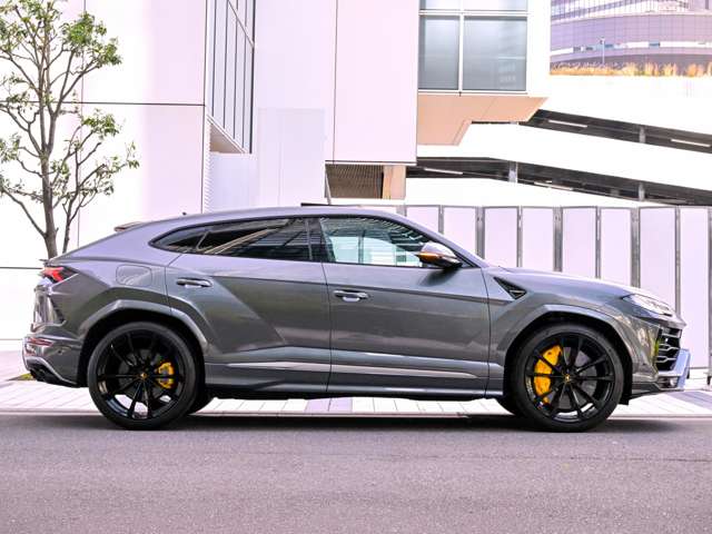 Lamborghini ウルス 8