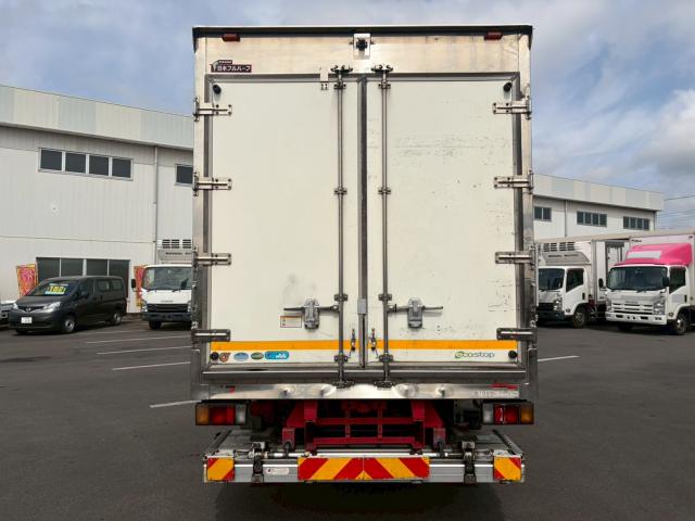Isuzu Elf 8