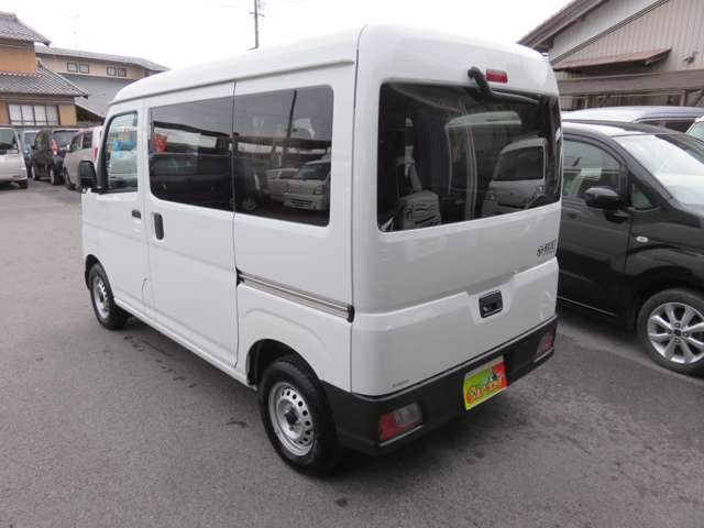 Daihatsu Hijet Cargo 8