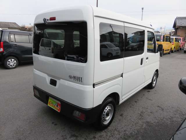 Daihatsu Hijet Cargo 10