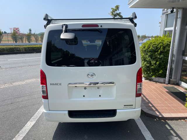 Toyota Hiace Van 12