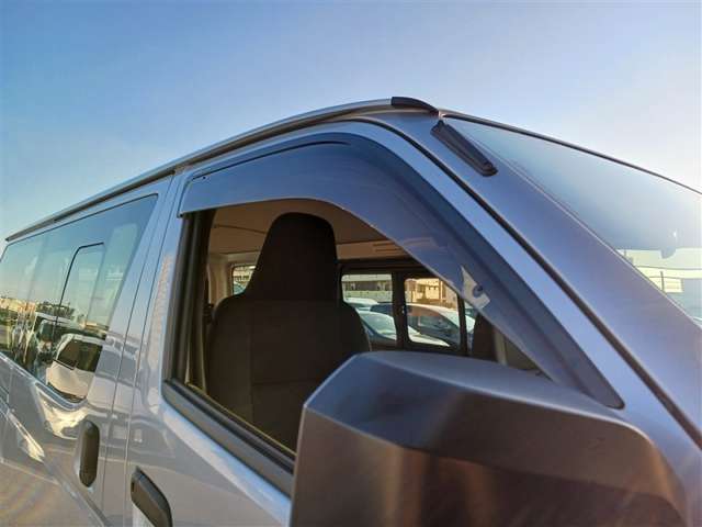 Toyota Hiace Van 11