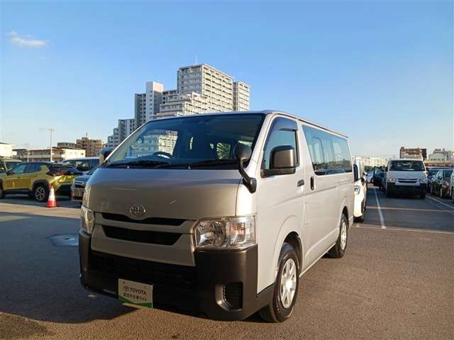 Toyota Hiace Van 3