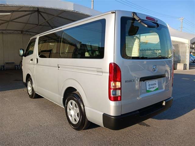 Toyota Hiace Van 5