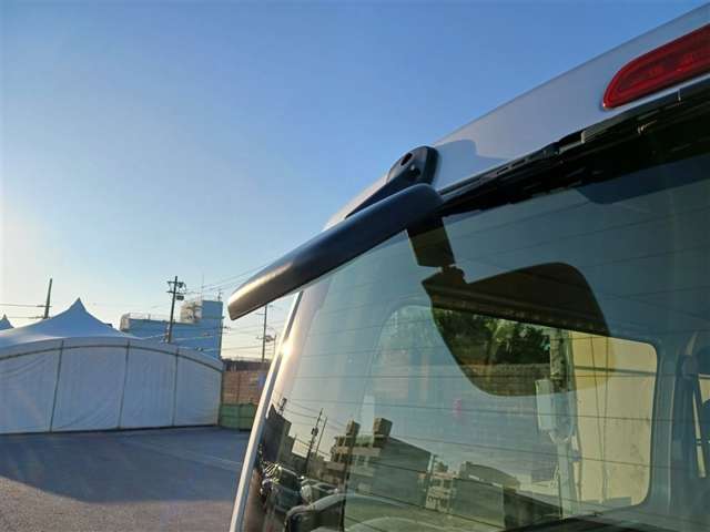 Toyota Hiace Van 7