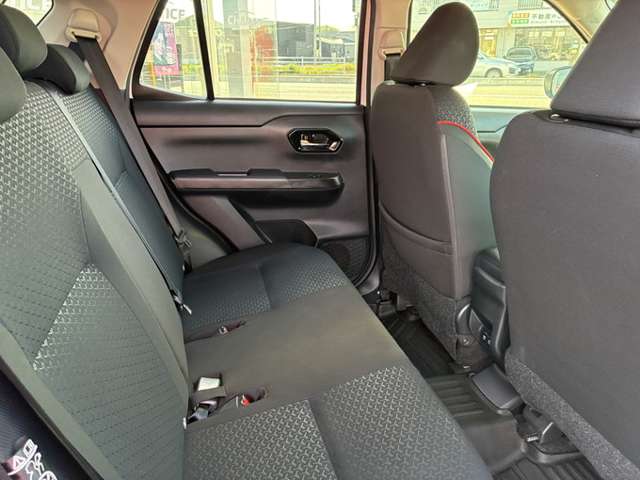 Daihatsu Rocky 10