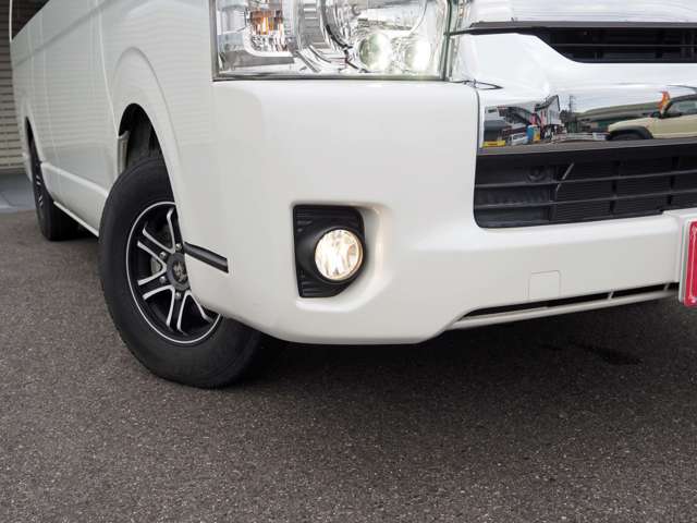 Toyota Hiace Van 11