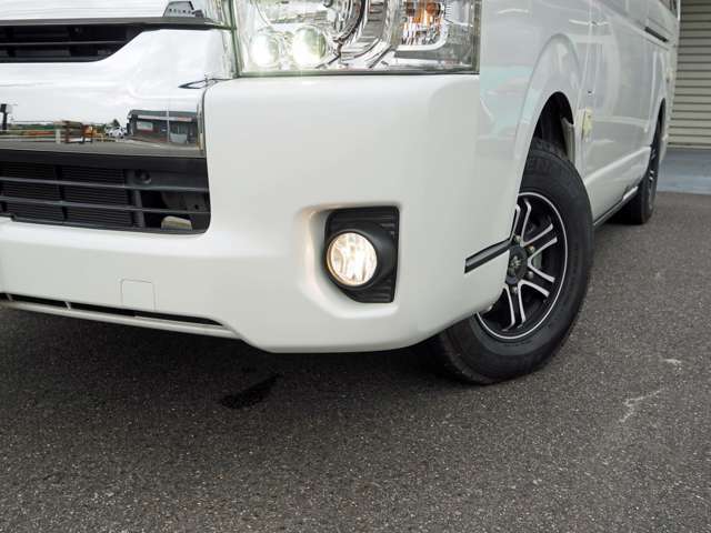 Toyota Hiace Van 12