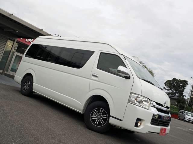 Toyota Hiace Van 8