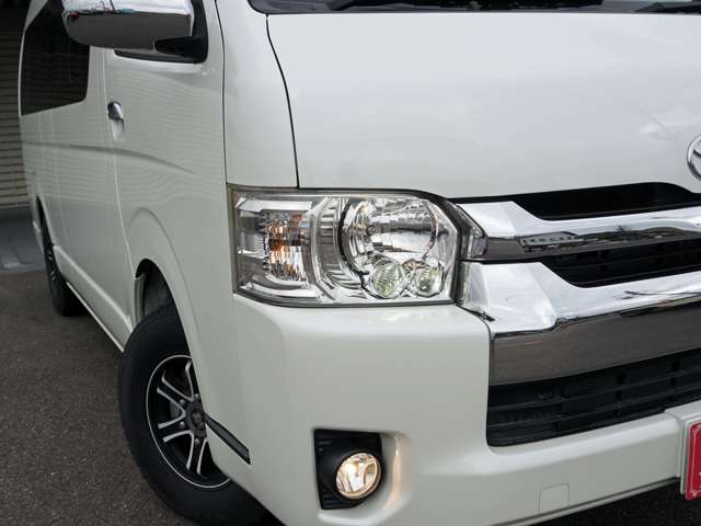 Toyota Hiace Van 9