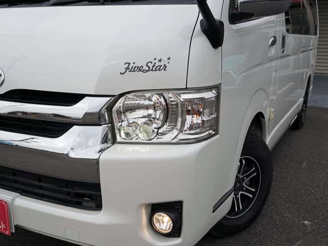 Toyota Hiace Van 10