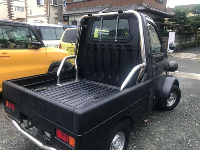 Daihatsu Midget II 8