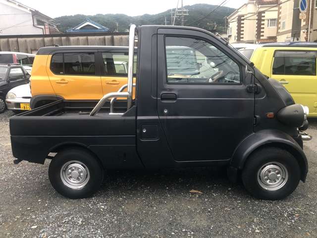 Daihatsu Midget II 10