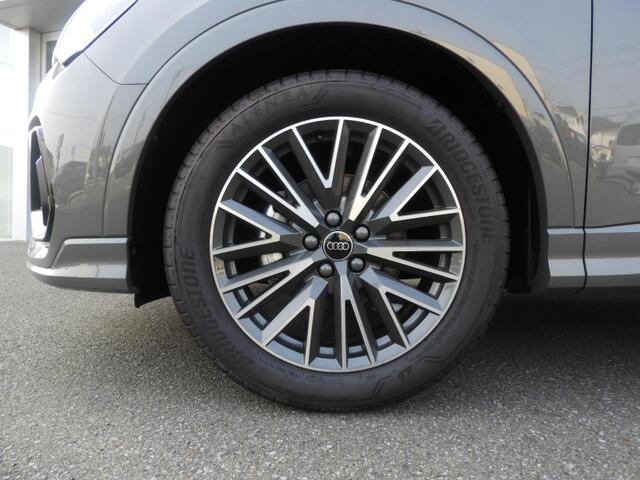 Audi Q3 7