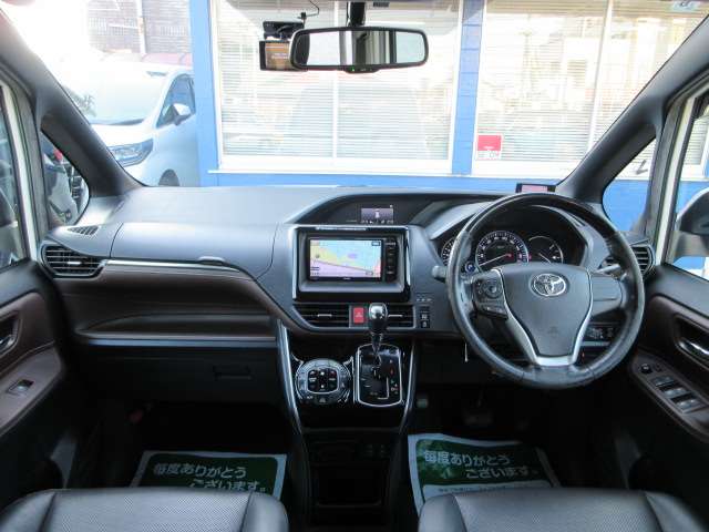 Toyota Esquire 7
