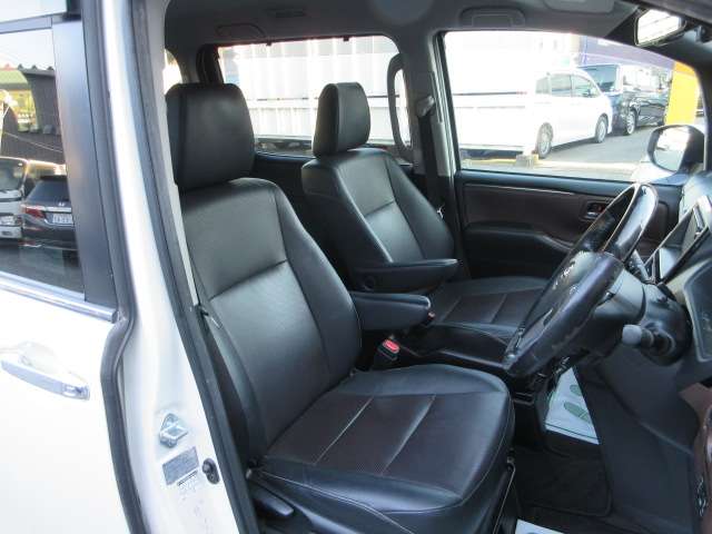 Toyota Esquire 10