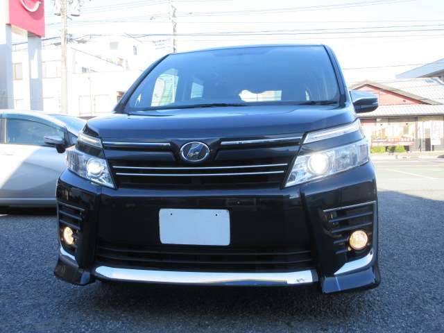Toyota Voxy 8