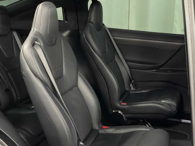 Tesla モデルX 12