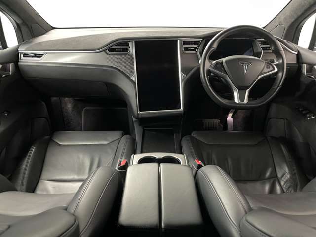 Tesla モデルX 7