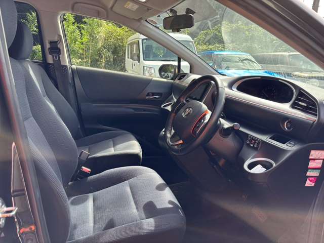Toyota Sienta 12