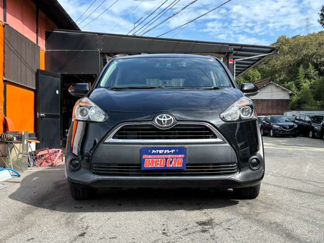 Toyota Sienta 5