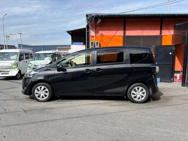 Toyota Sienta 6