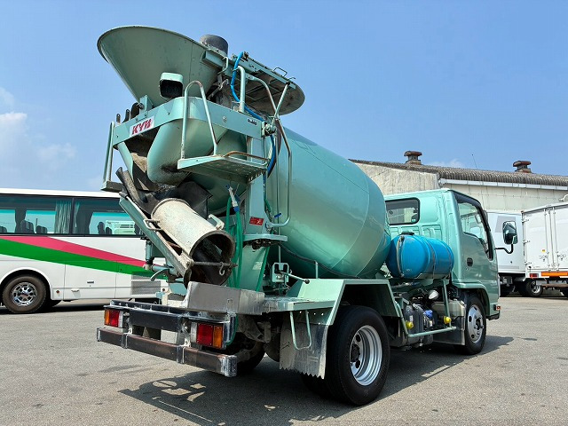 Isuzu Elf 10