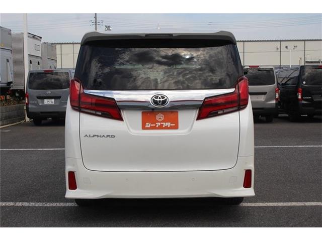Toyota Alphard 11