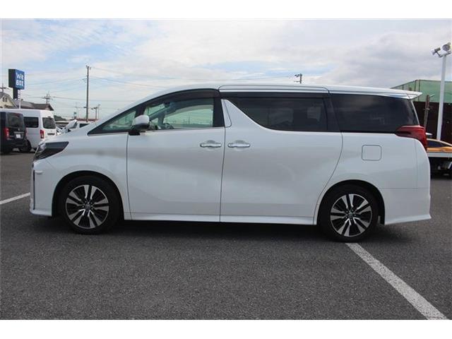 Toyota Alphard 9