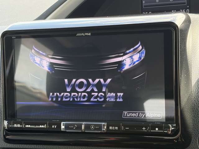 Toyota Voxy 4