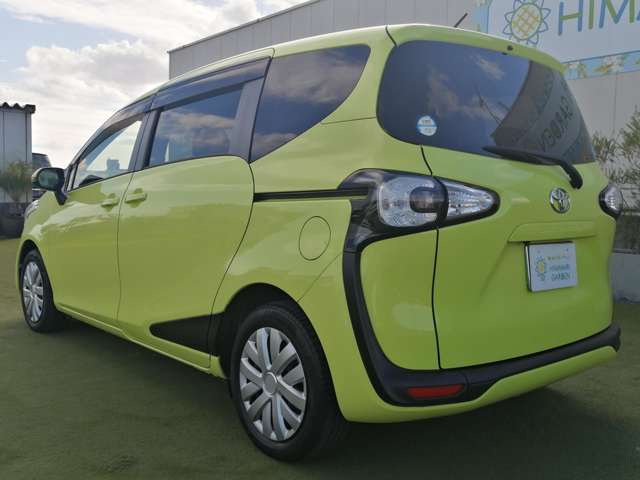 Toyota Sienta 9