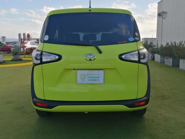 Toyota Sienta 10