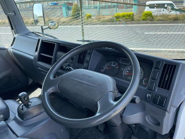 Isuzu Elf 7