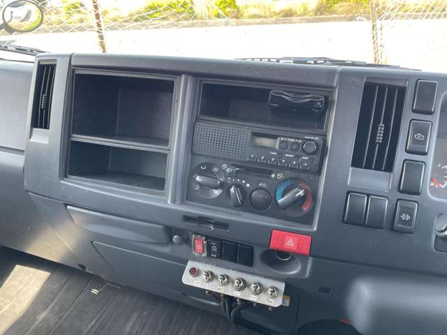 Isuzu Elf 8