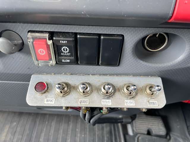 Isuzu Elf 9