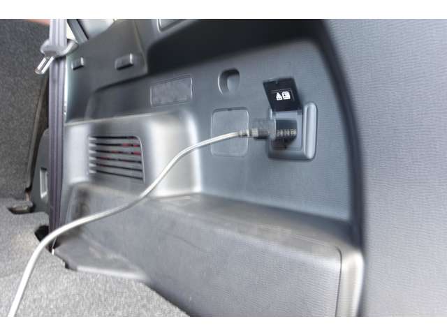 Mitsubishi Outlander 4