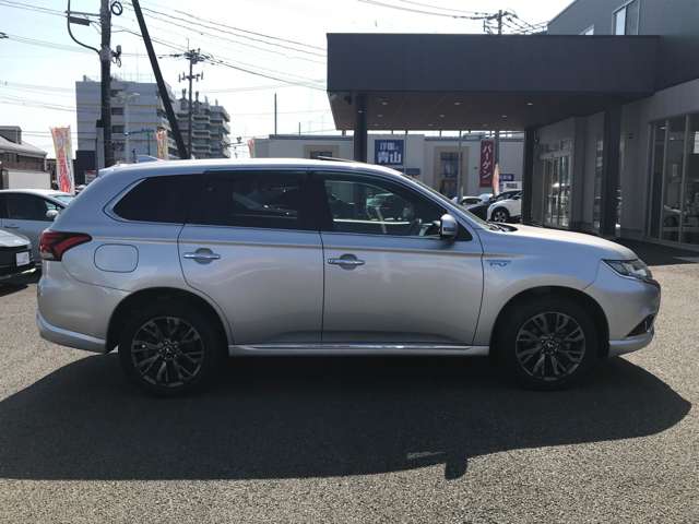 Mitsubishi Outlander PHEV 7