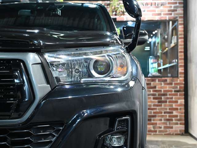 Toyota Hilux 8