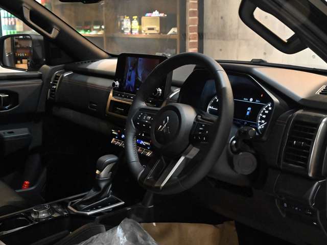 Mitsubishi Triton 9
