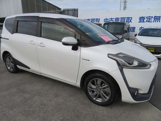 Toyota Sienta 2