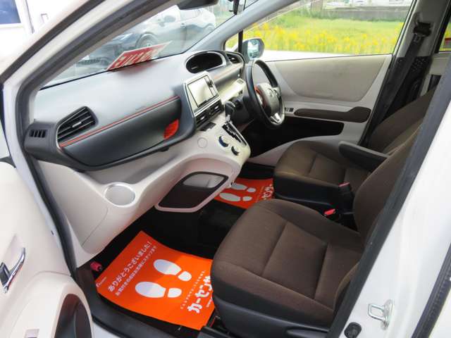 Toyota Sienta 7