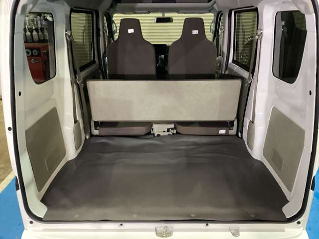Mitsubishi Minicab Van 12