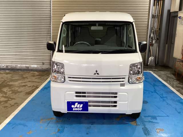 Mitsubishi Minicab Van 2